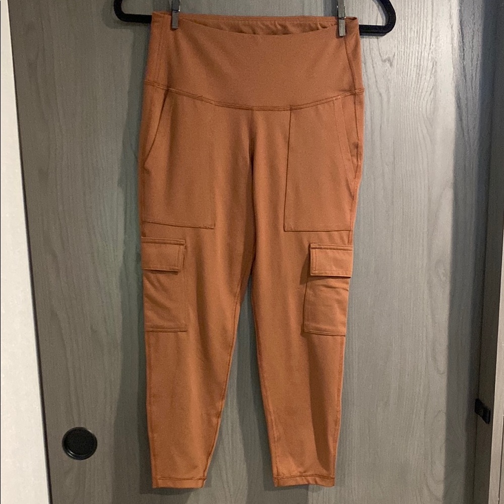 Old Navy Tan Ankle Cropped Pants